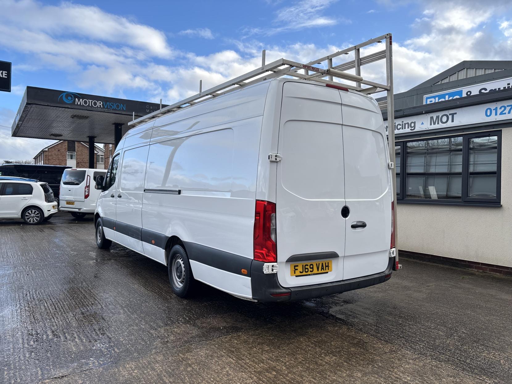 Mercedes-Benz Sprinter 2.1 316 CDI Panel Van GLASS CARRIER  5dr Diesel Manual RWD L4 H2 Euro 6 (s/s) (163 ps)