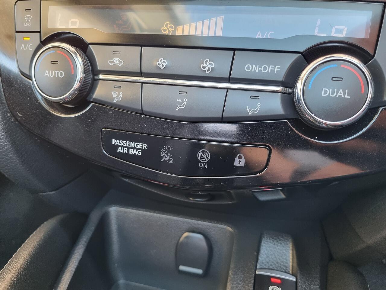 Nissan Qashqai 1.5 dCi N-Connecta SUV 5dr Diesel Manual Euro 6 (s/s) (110 ps)