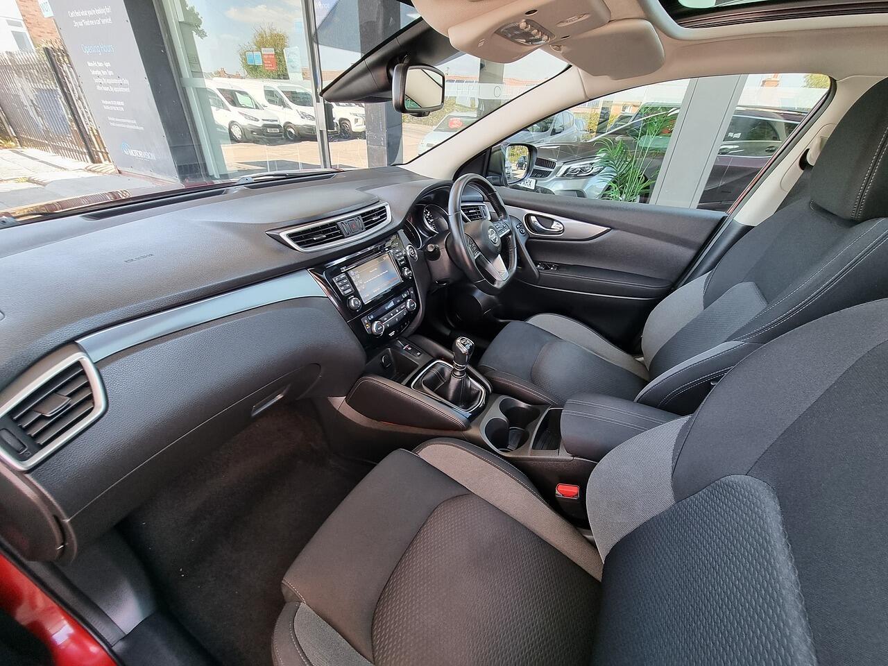 Nissan Qashqai 1.5 dCi N-Connecta SUV 5dr Diesel Manual Euro 6 (s/s) (110 ps)