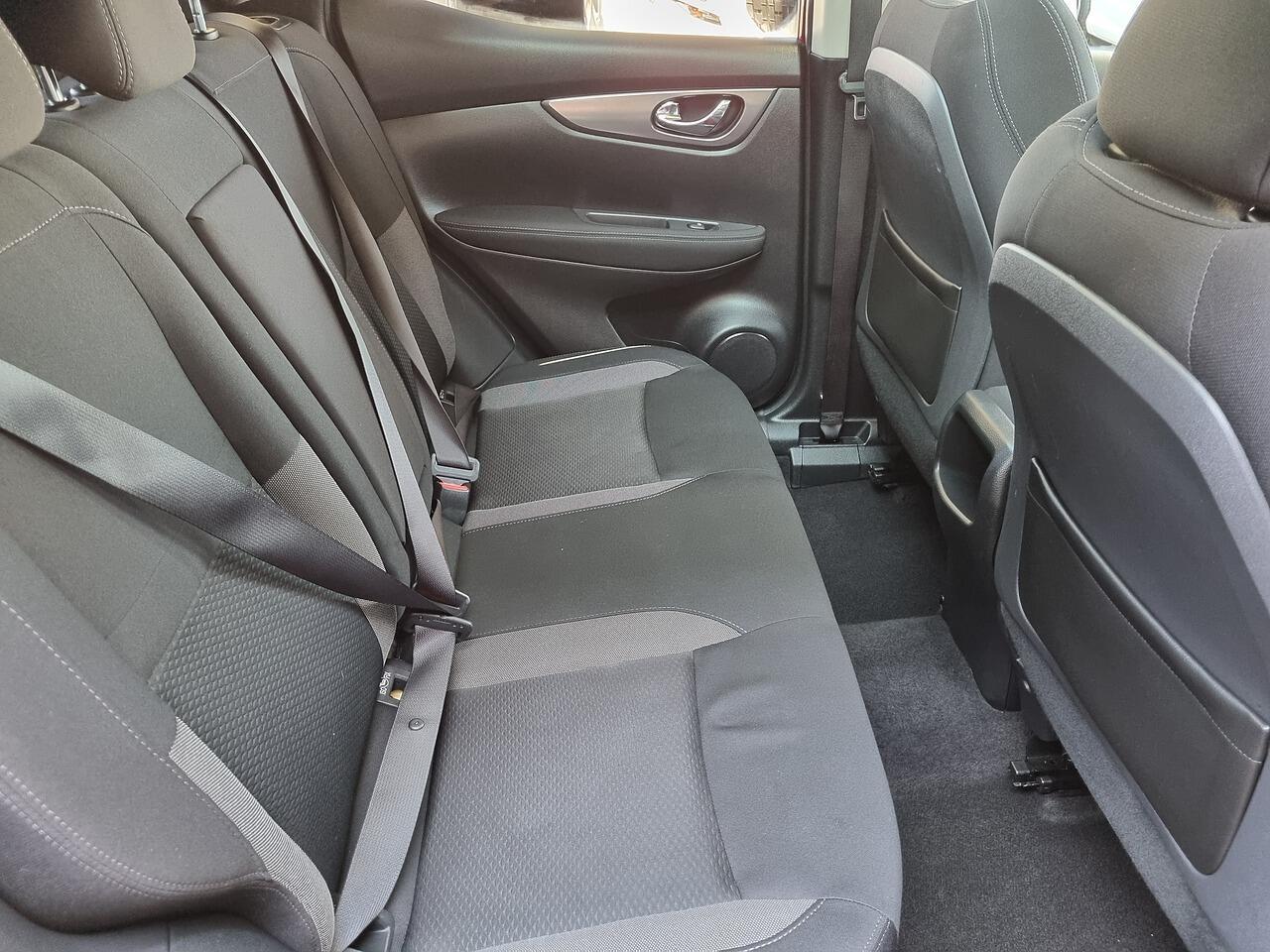 Nissan Qashqai 1.5 dCi N-Connecta SUV 5dr Diesel Manual Euro 6 (s/s) (110 ps)