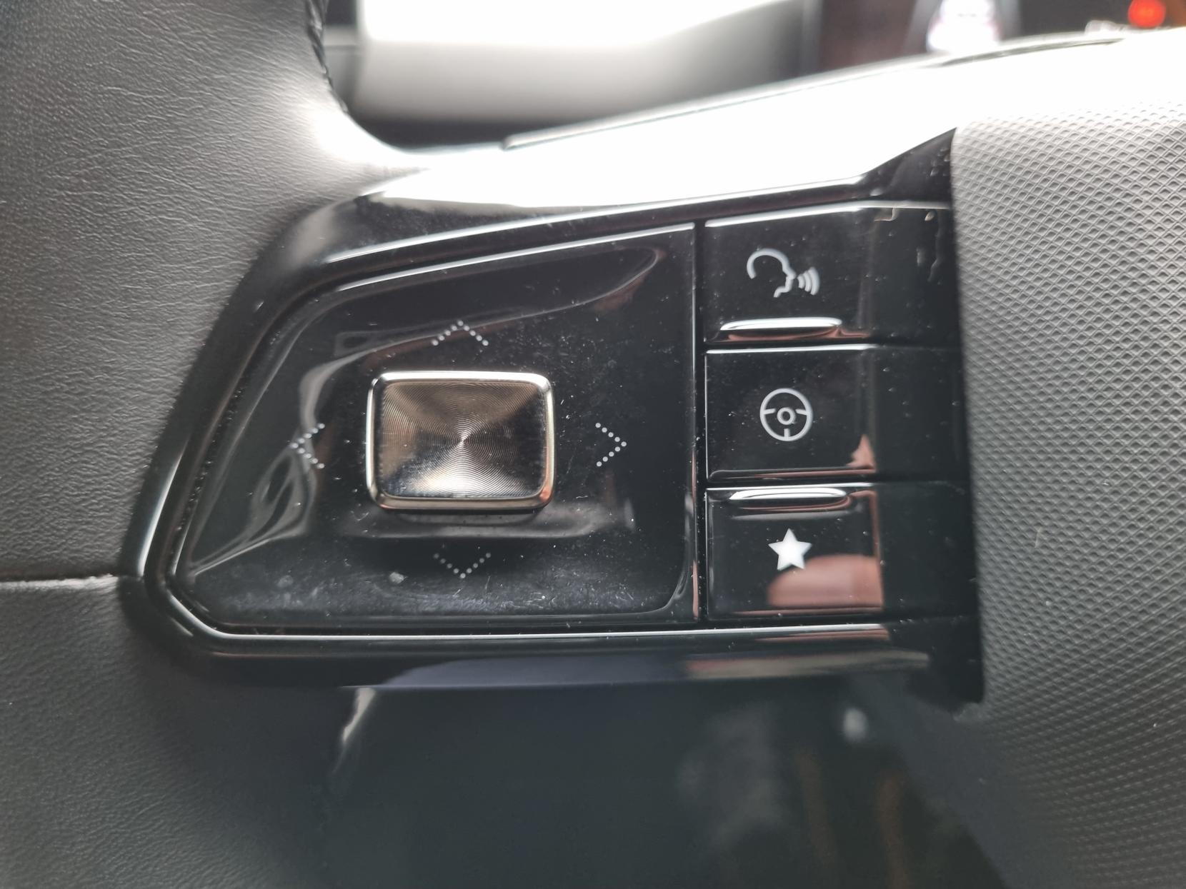 MG MG4 64kWh Trophy Long Range Hatchback 5dr Electric Auto (203 ps)