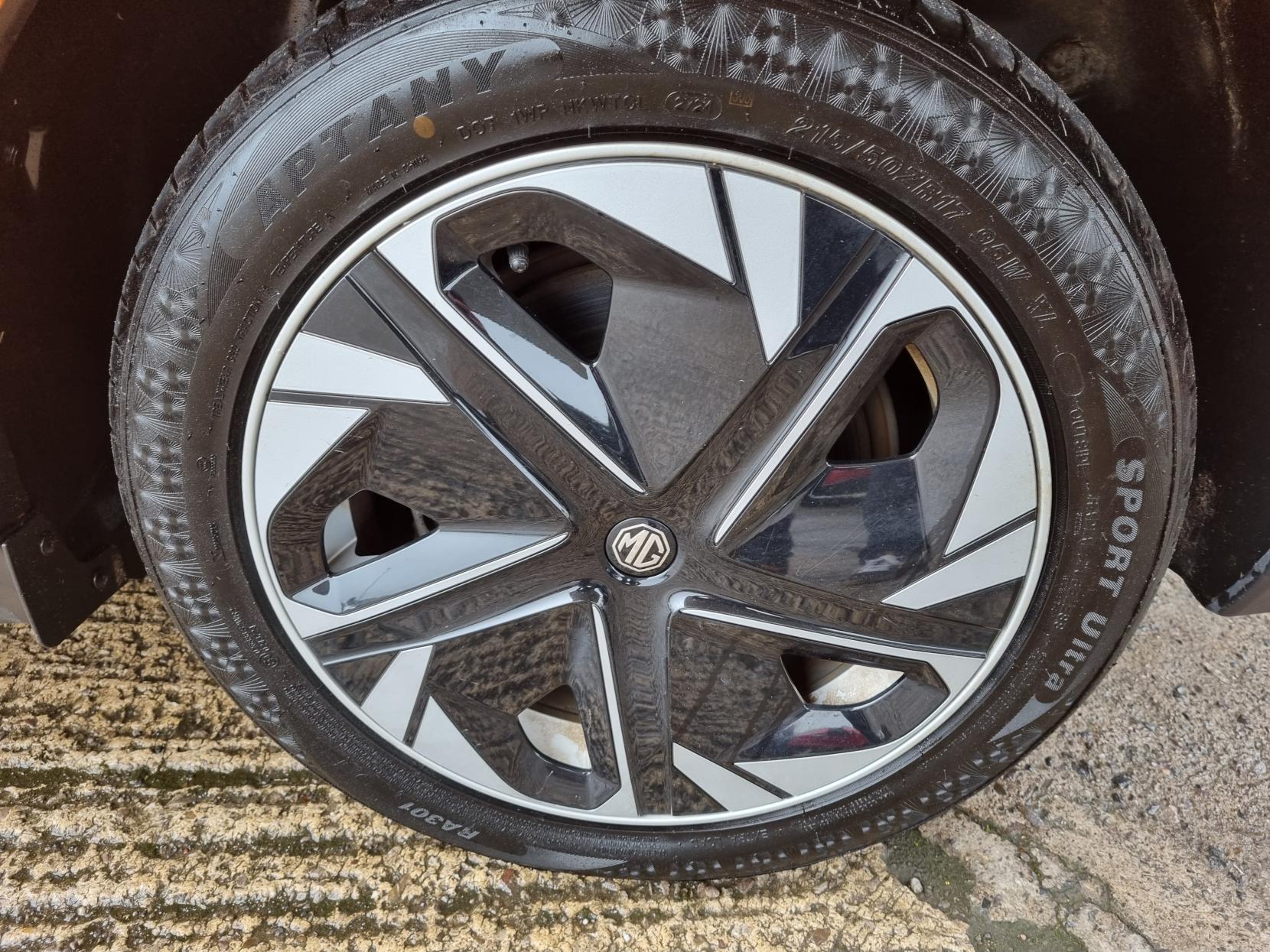 MG MG4 64kWh Trophy Long Range Hatchback 5dr Electric Auto (203 ps)