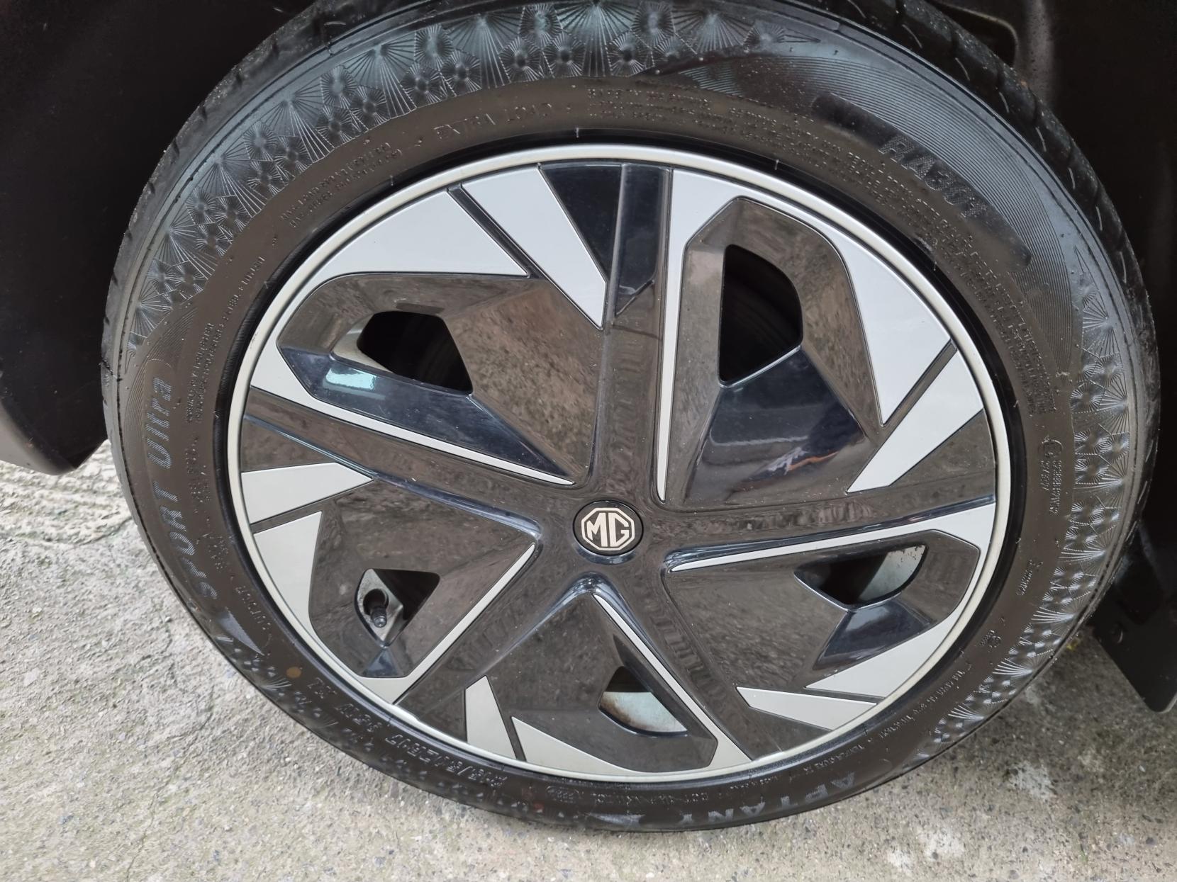 MG MG4 64kWh Trophy Long Range Hatchback 5dr Electric Auto (203 ps)