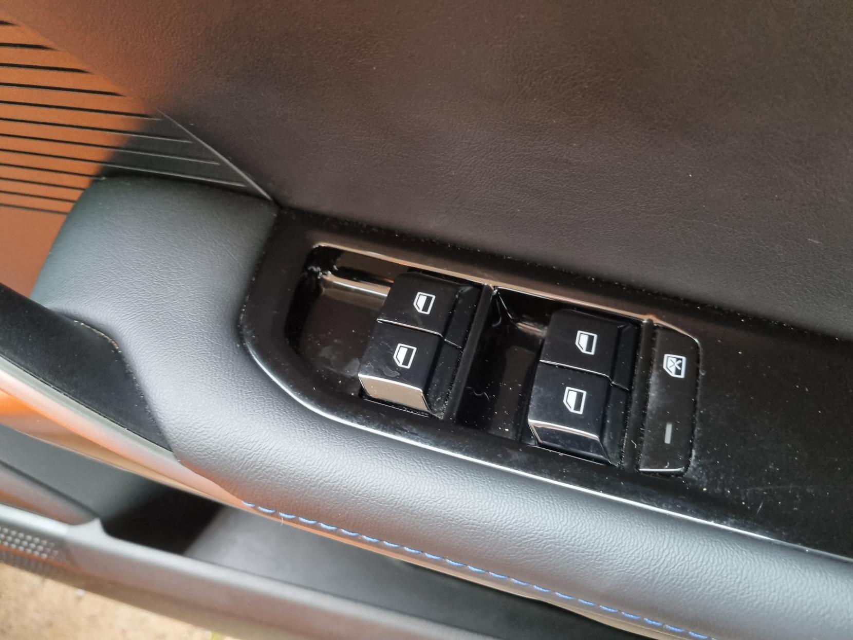 MG MG4 64kWh Trophy Long Range Hatchback 5dr Electric Auto (203 ps)