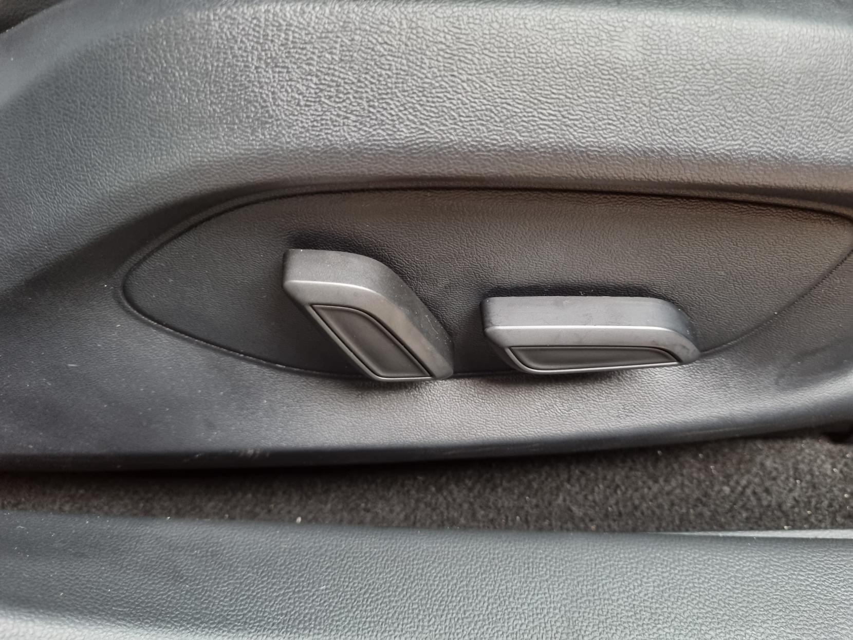 MG MG4 64kWh Trophy Long Range Hatchback 5dr Electric Auto (203 ps)