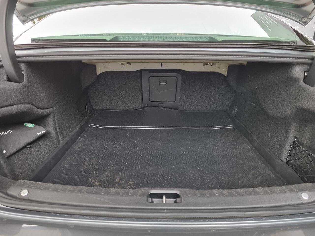 Volvo S90 2.0 D4 Momentum Plus Saloon 4dr Diesel Auto Euro 6 (s/s) (190 ps)