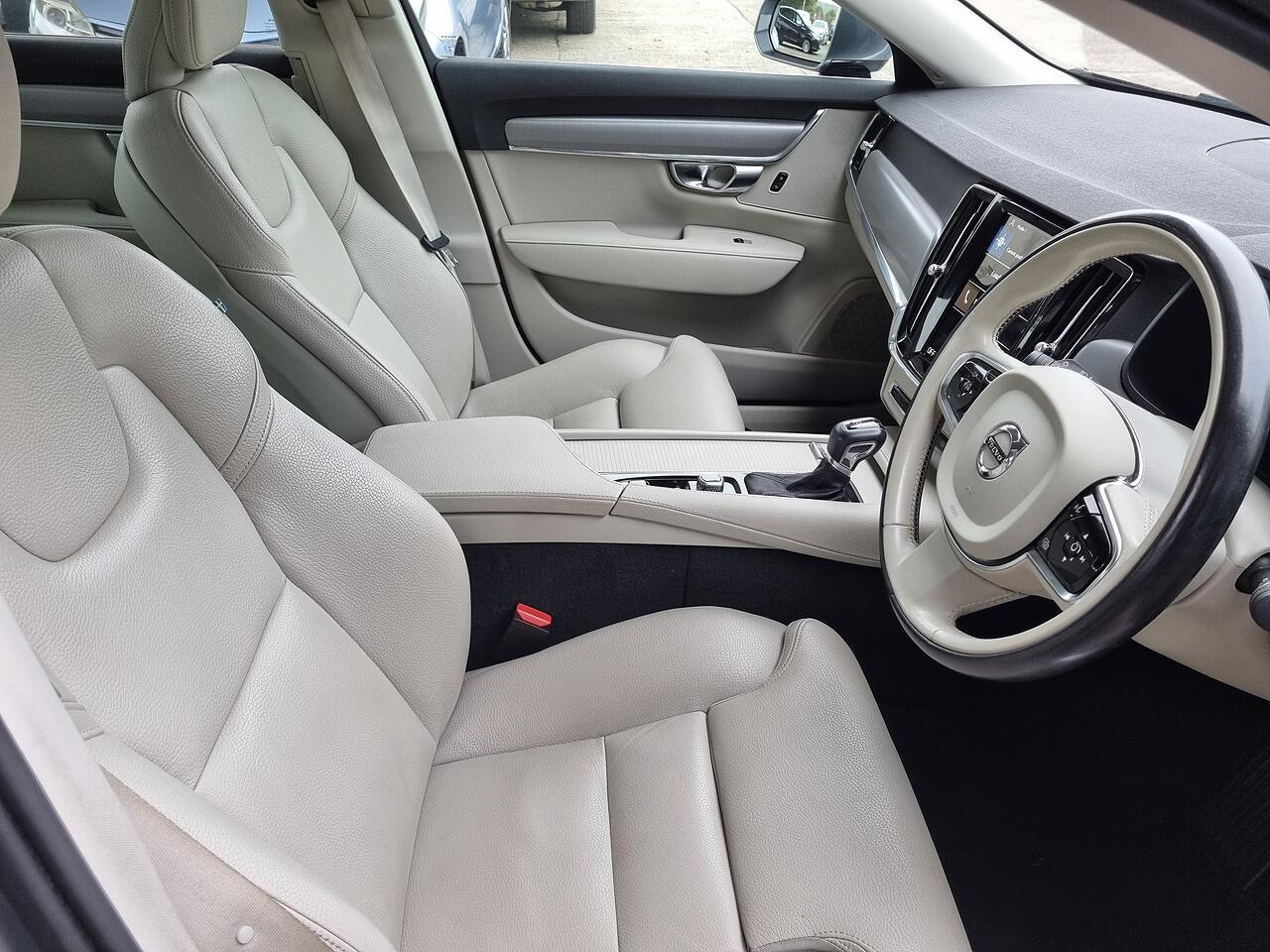 Volvo S90 2.0 D4 Momentum Plus Saloon 4dr Diesel Auto Euro 6 (s/s) (190 ps)