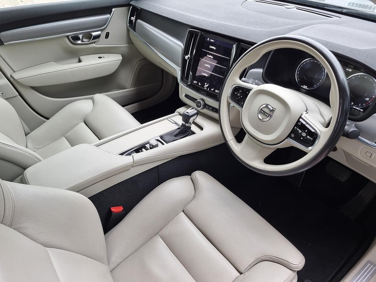 Volvo S90 2.0 D4 Momentum Plus Saloon 4dr Diesel Auto Euro 6 (s/s) (190 ps)